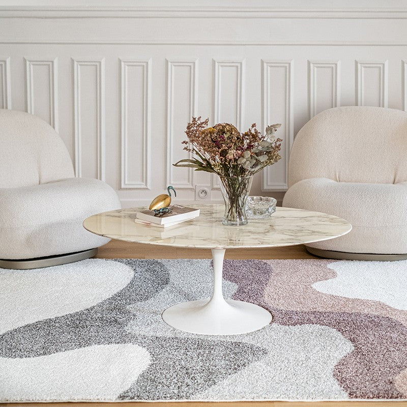 Tapis de salon aux motifs graphiques nude, gris et blanc