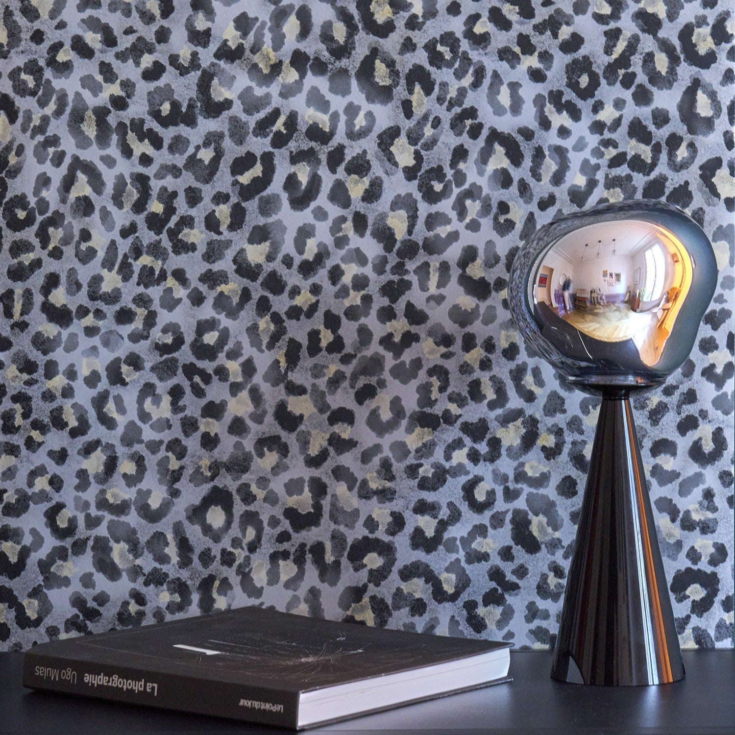 Papier peint leopard gris et bleu acier