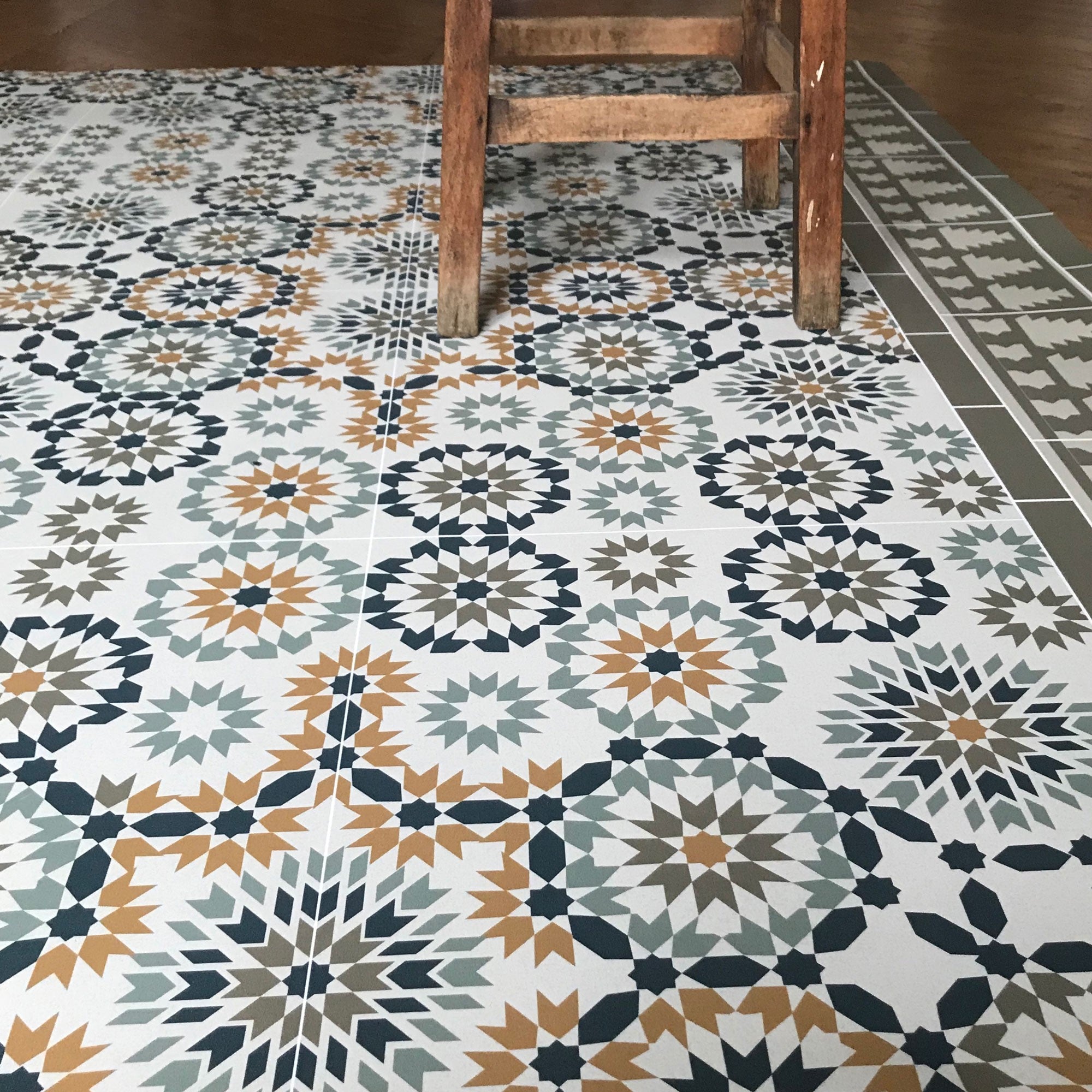 Tanger beige vinyl rug