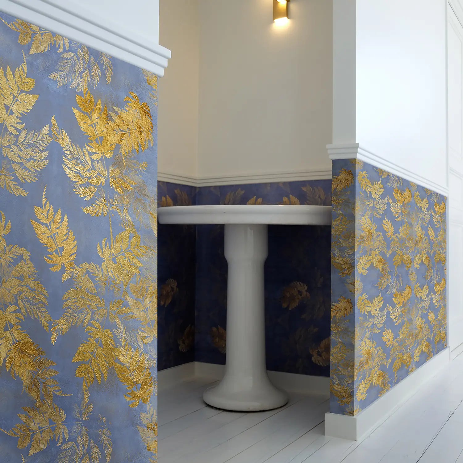 Papier peint bleu feuille d'or