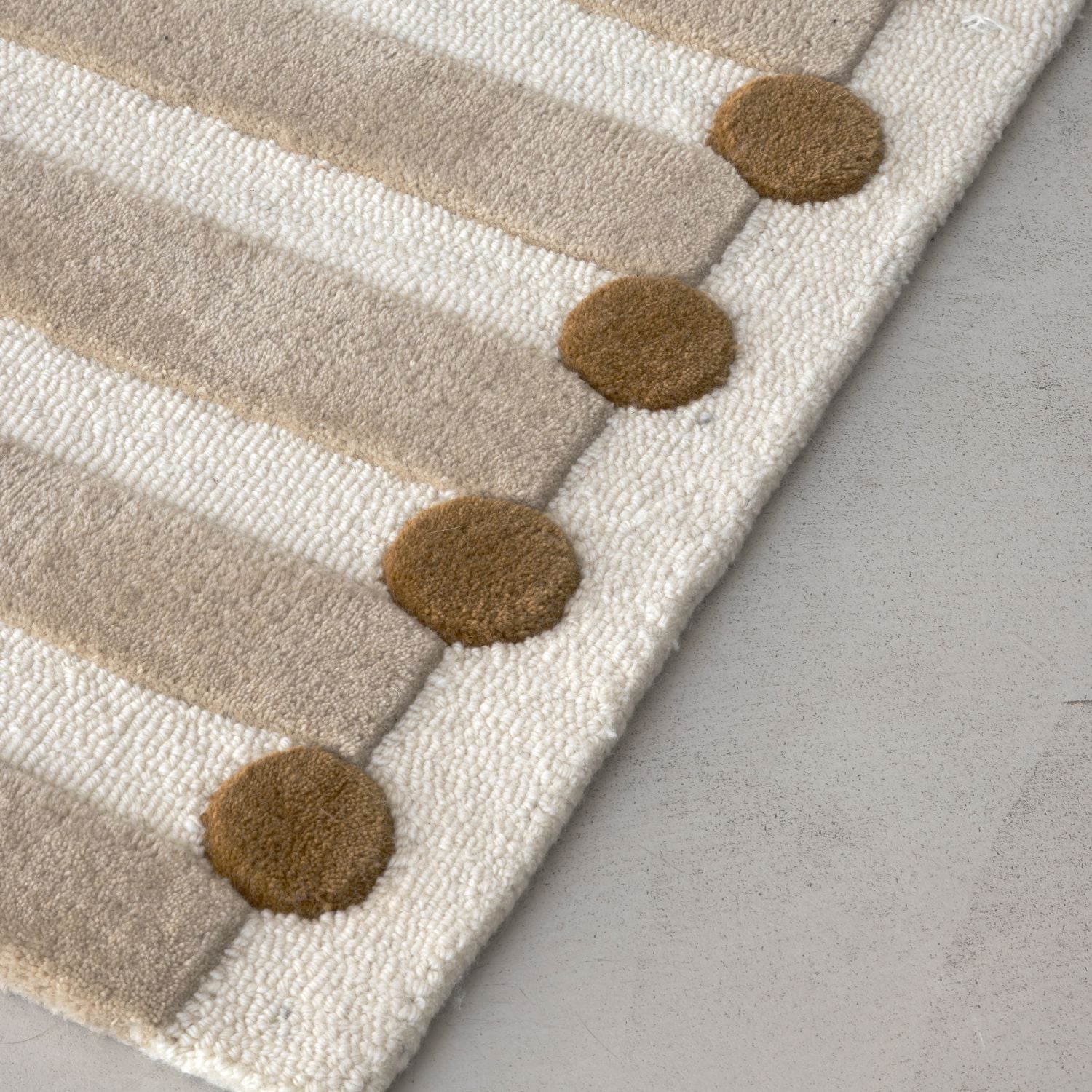 Tapis beige DOTT